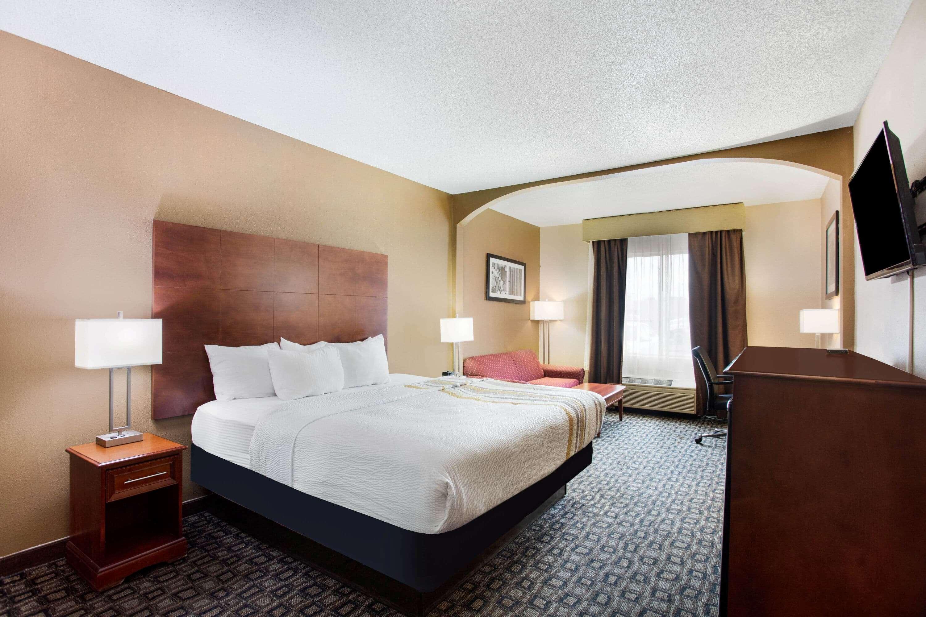La Quinta Inn By Wyndham Decatur Alabama Exterior photo