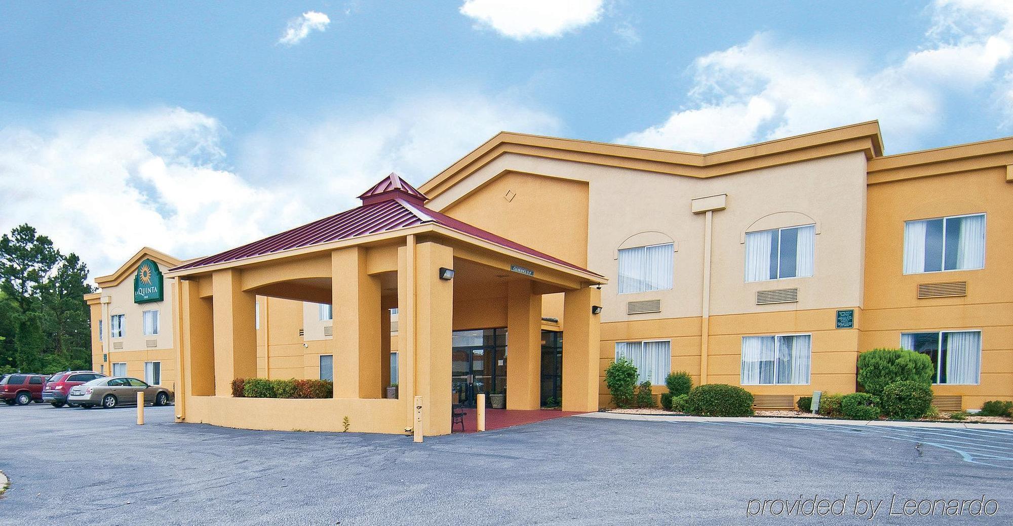 La Quinta Inn By Wyndham Decatur Alabama Exterior photo