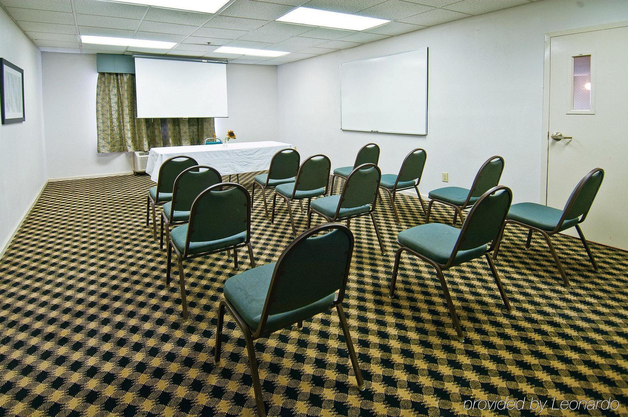 La Quinta Inn By Wyndham Decatur Alabama Business photo