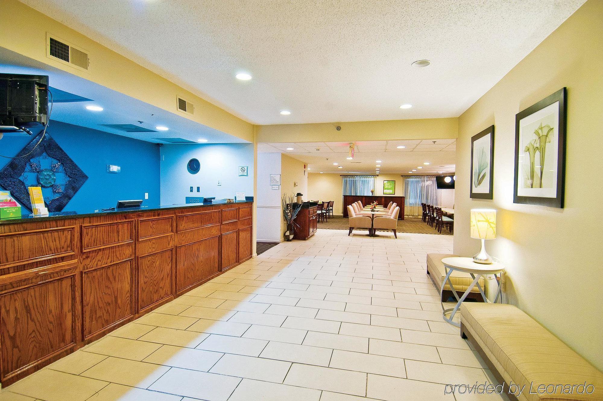 La Quinta Inn By Wyndham Decatur Alabama Interior photo