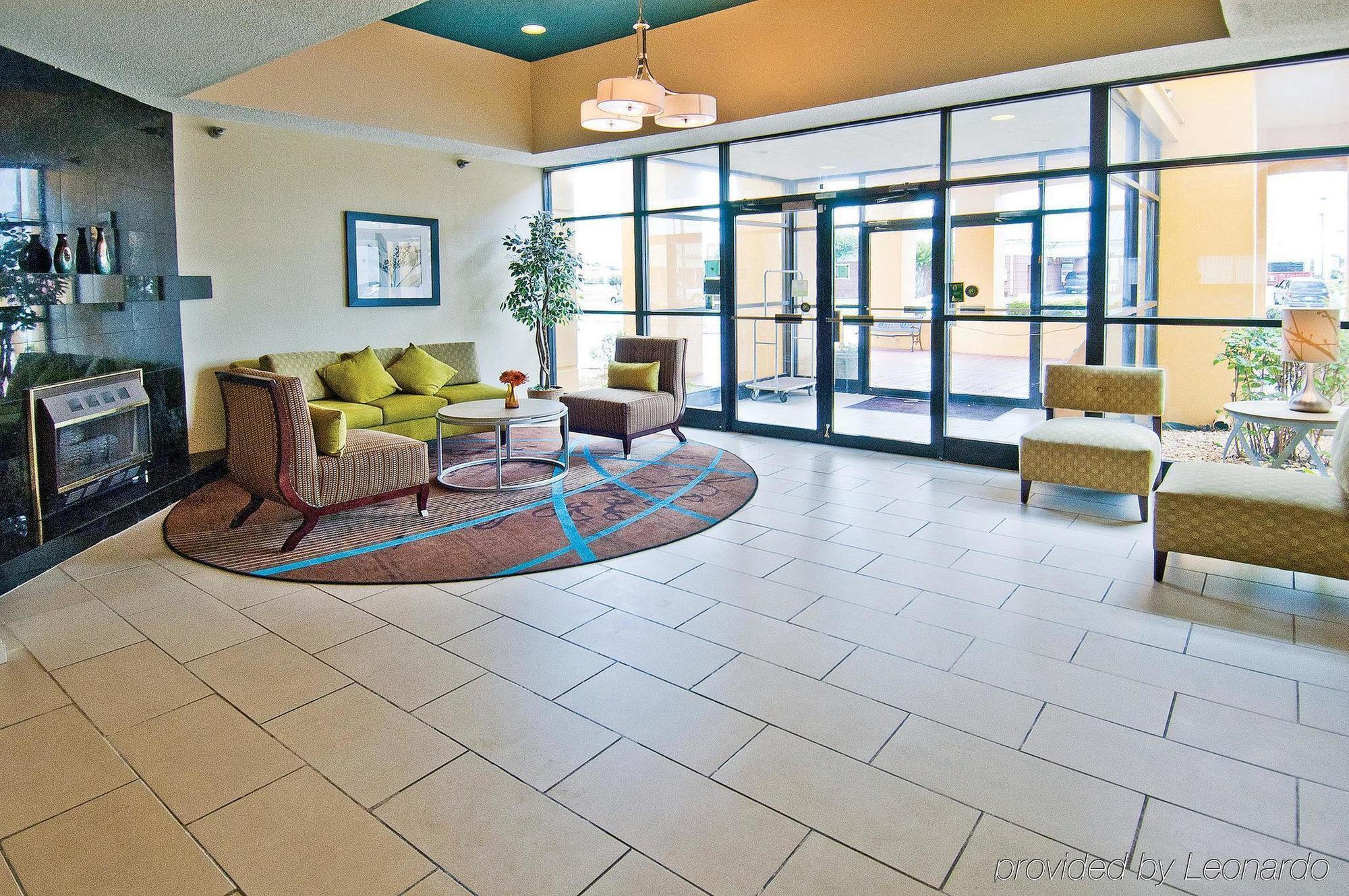 La Quinta Inn By Wyndham Decatur Alabama Exterior photo